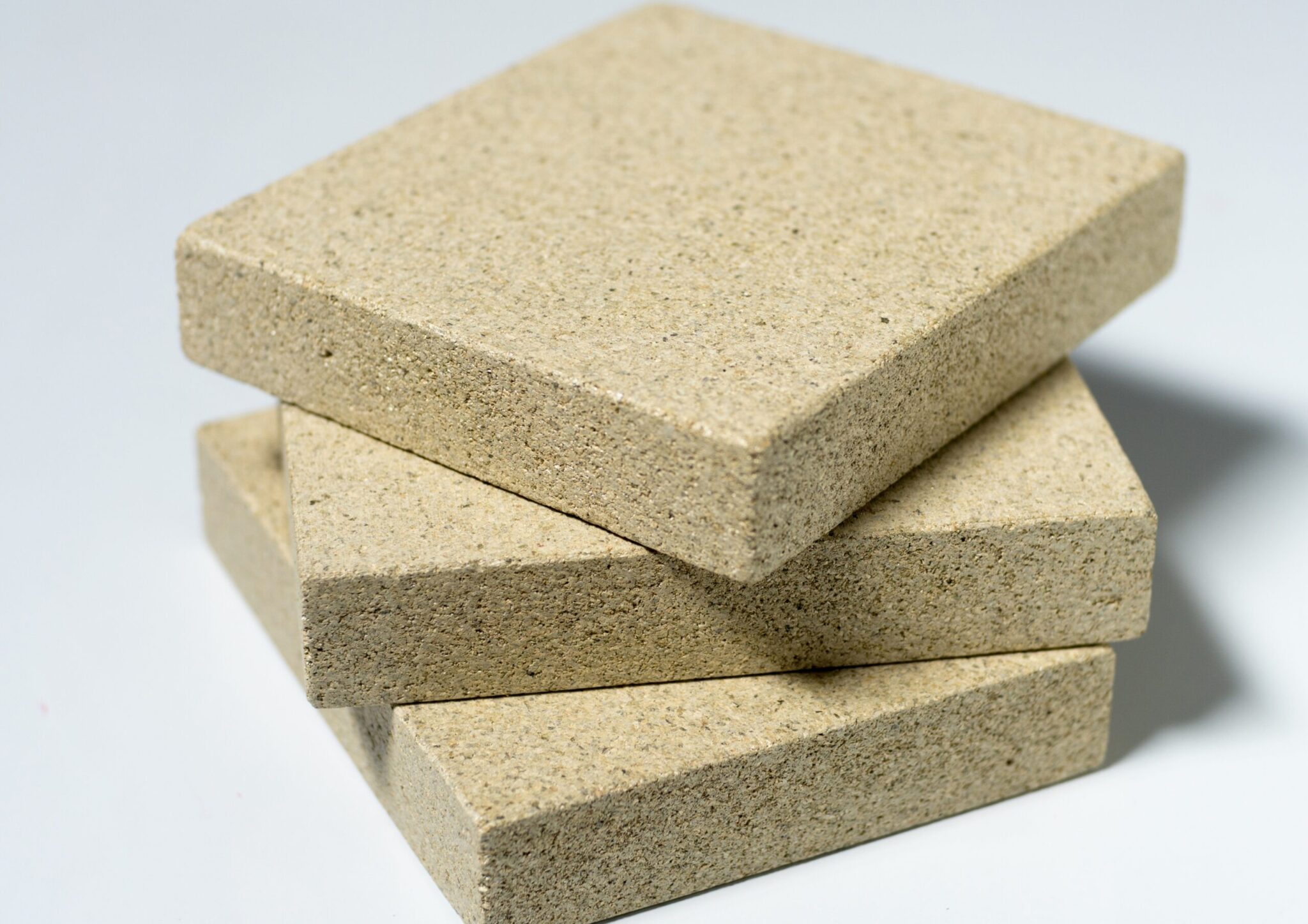 vermiculite.bamat.org-brandschutz-6250-4400-kaminplatten-aus-vermiculite-scaled.jpg